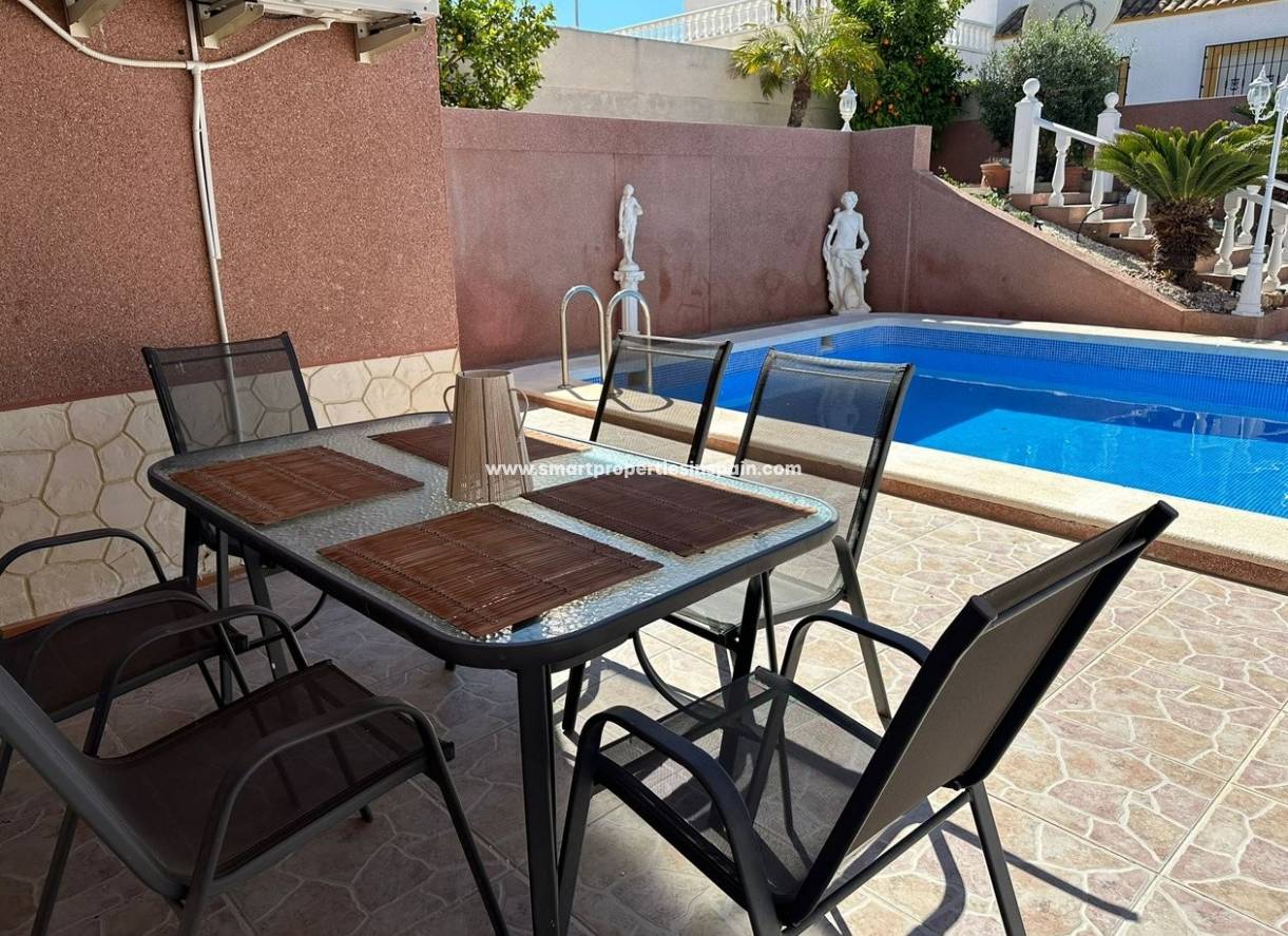 Wederverkoop - Detached Villa - La Marina - Urbanización La Marina
