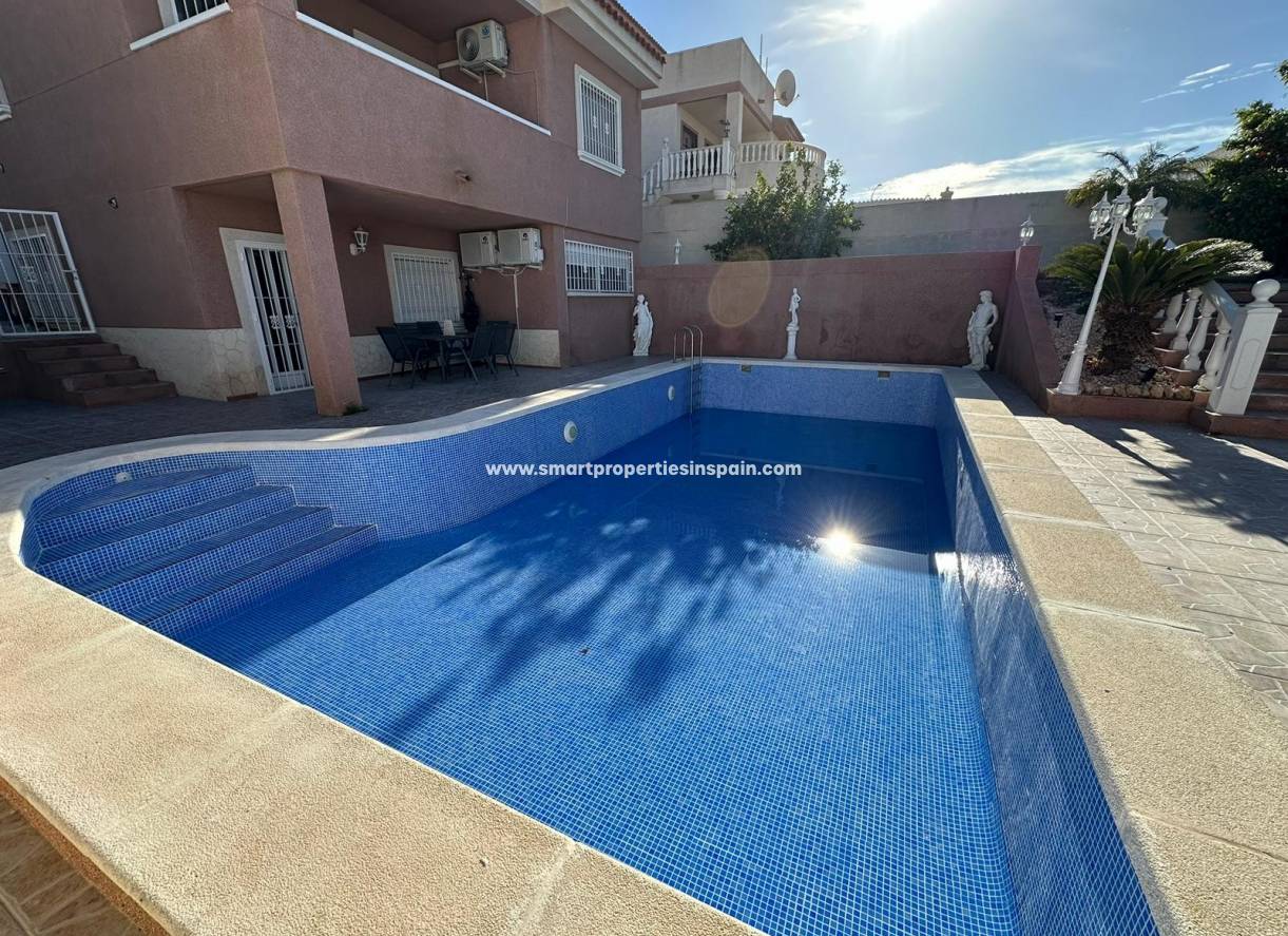 Wederverkoop - Detached Villa - La Marina - Urbanización La Marina