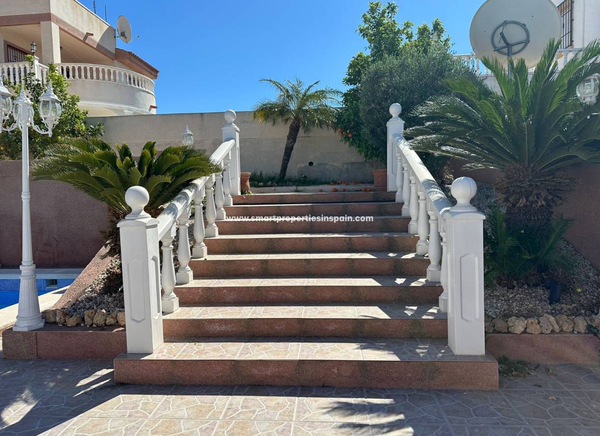 Wederverkoop - Detached Villa - La Marina - Urbanización La Marina