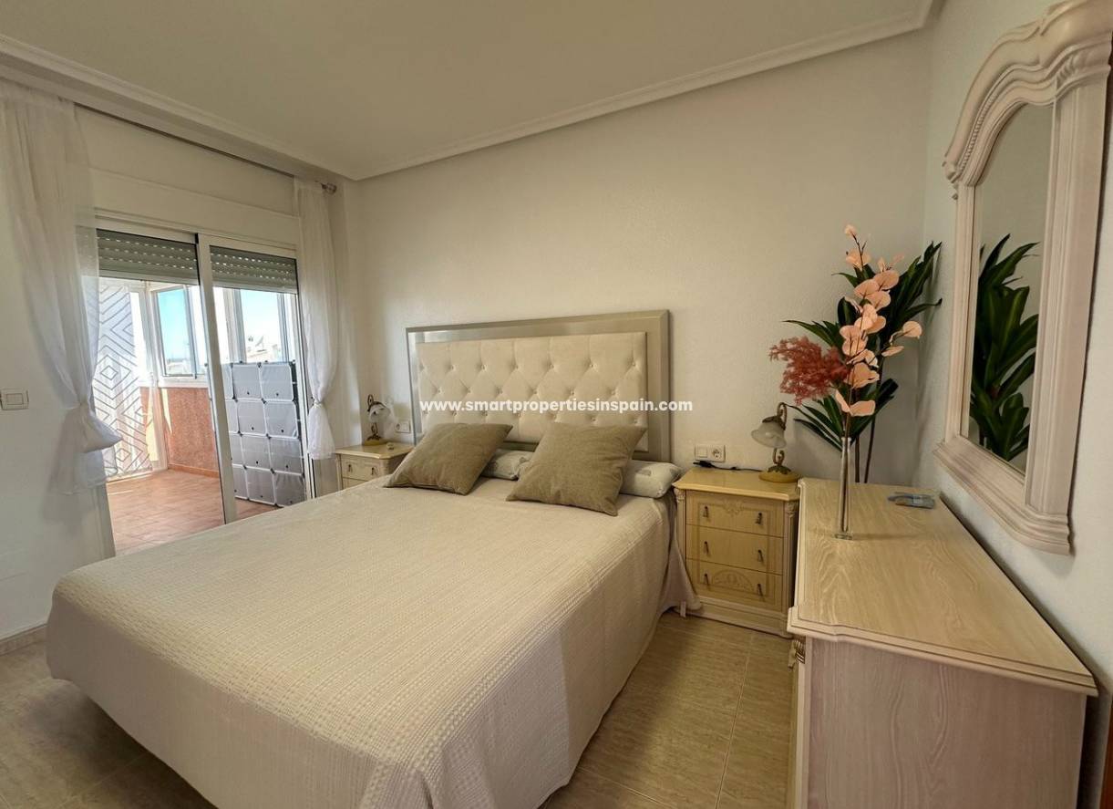 Wederverkoop - Detached Villa - La Marina - Urbanización La Marina