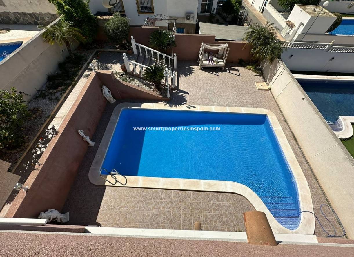 Wederverkoop - Detached Villa - La Marina - Urbanización La Marina
