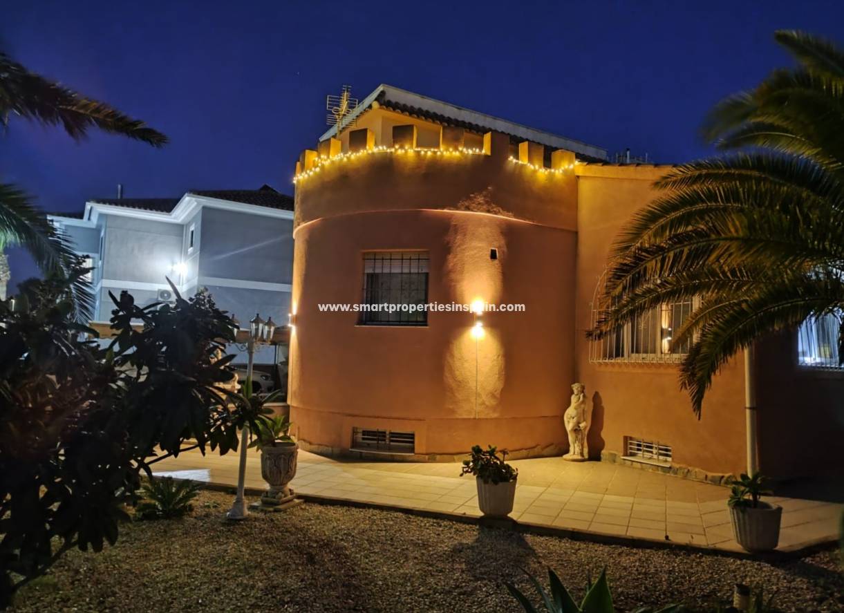 Wederverkoop - Detached Villa - La Marina - Urbanización La Marina