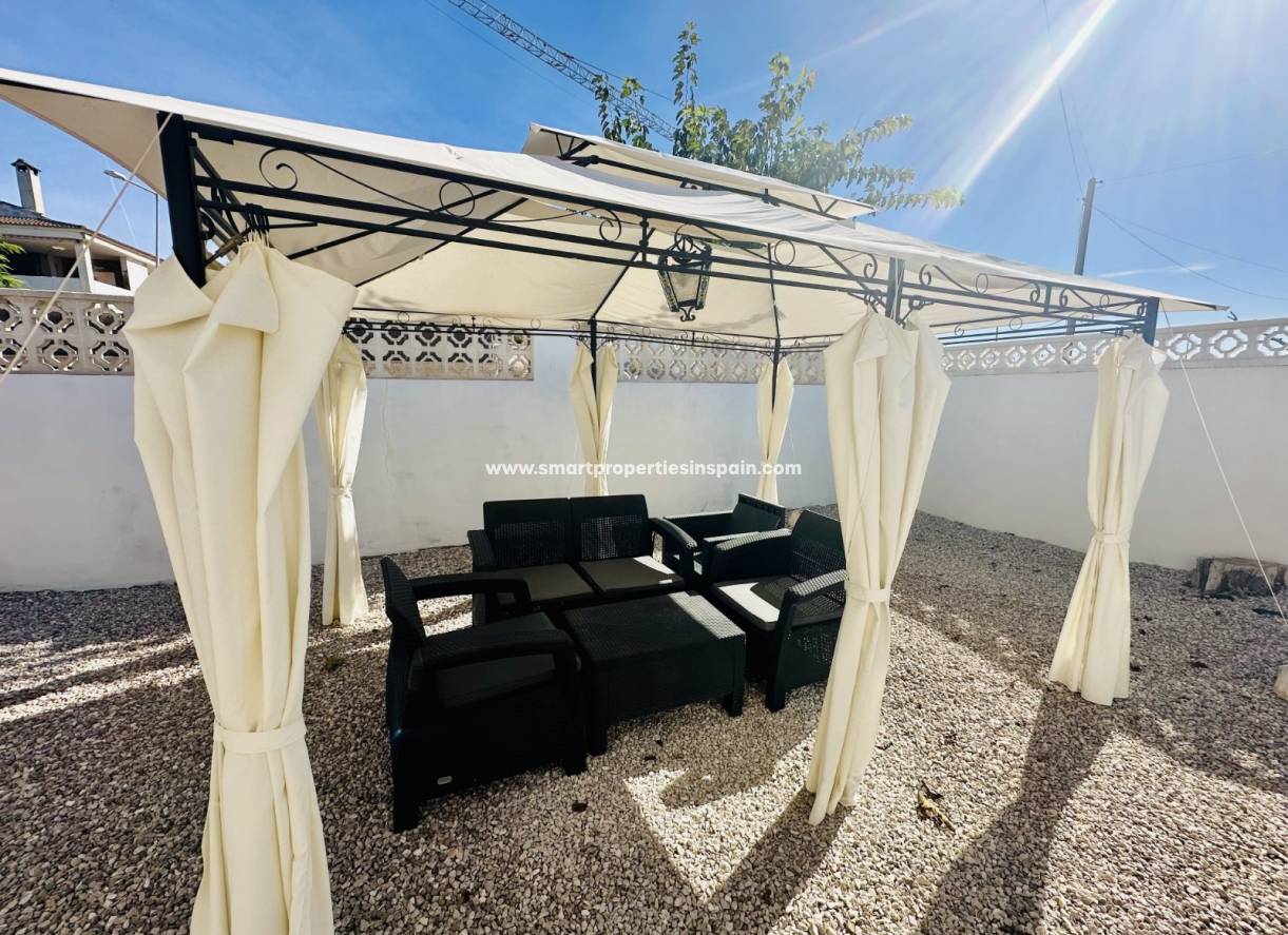 Wederverkoop - Detached Villa - La Marina - Urbanización La Marina