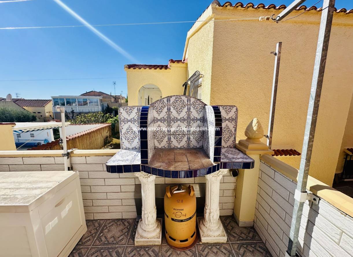 Wederverkoop - Detached Villa - La Marina - Urbanización La Marina