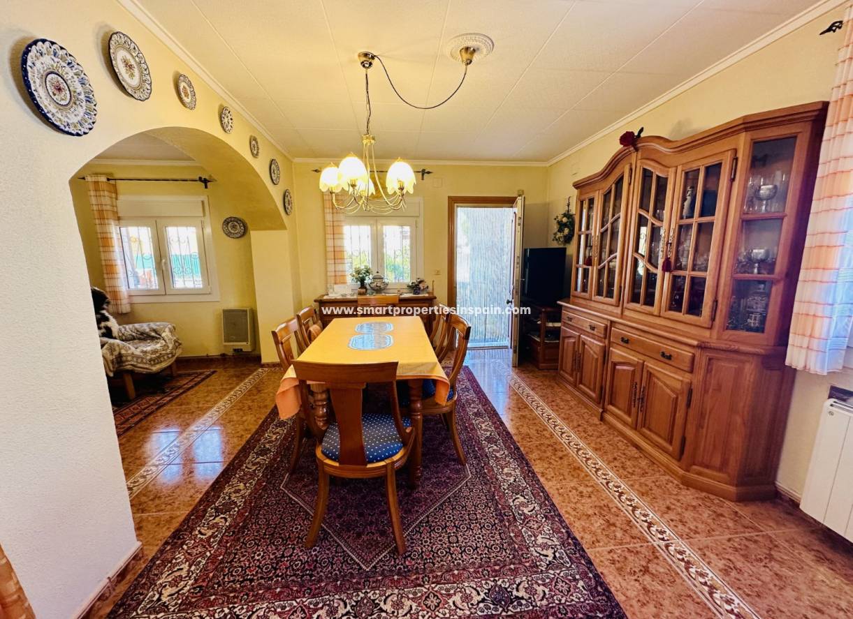 Wederverkoop - Detached Villa - La Marina - Urbanización La Marina