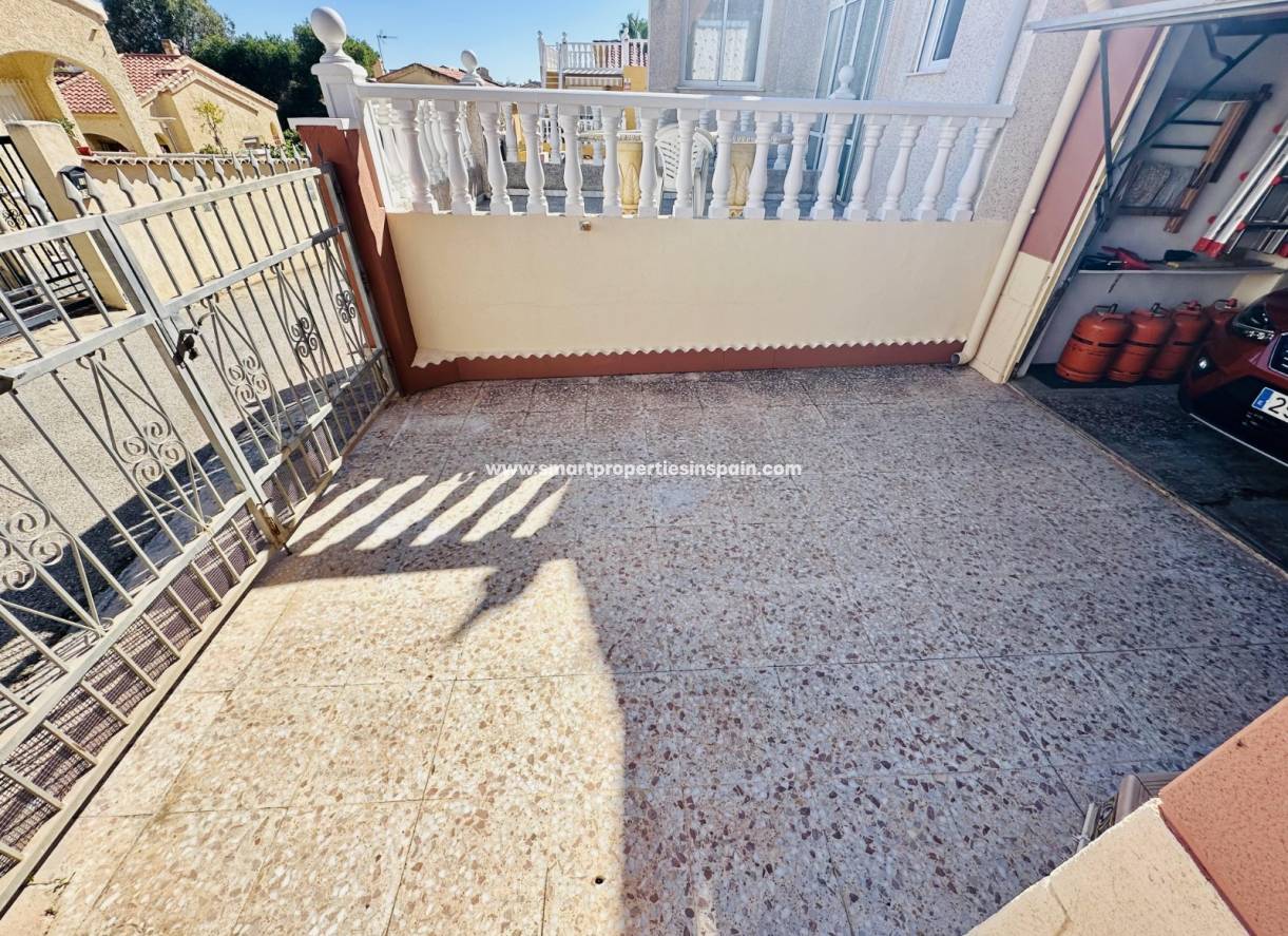 Wederverkoop - Detached Villa - La Marina - Urbanización La Marina