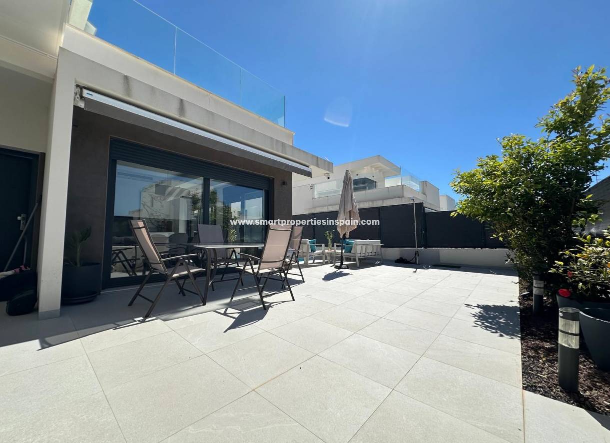 Wederverkoop - Detached Villa - La Marina - Urbanización La Marina