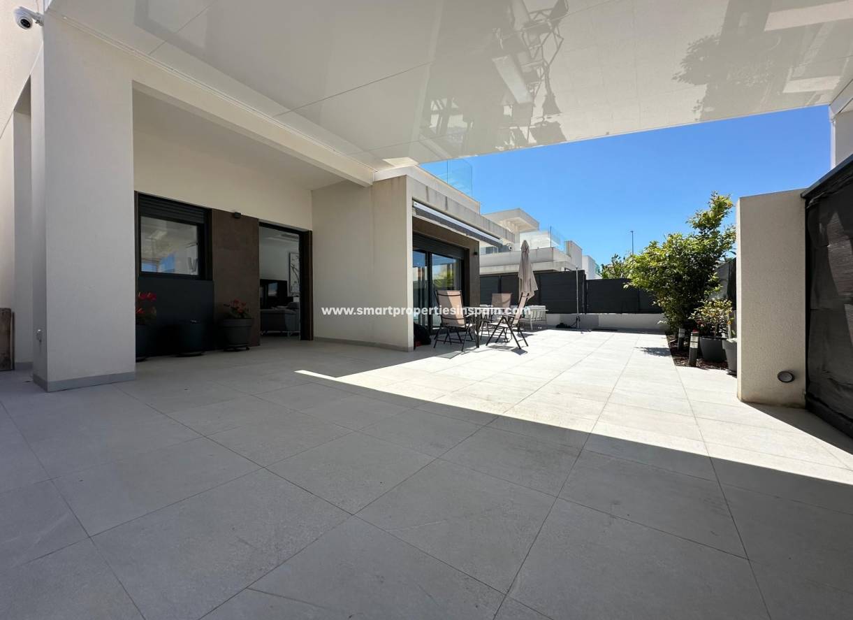 Wederverkoop - Detached Villa - La Marina - Urbanización La Marina