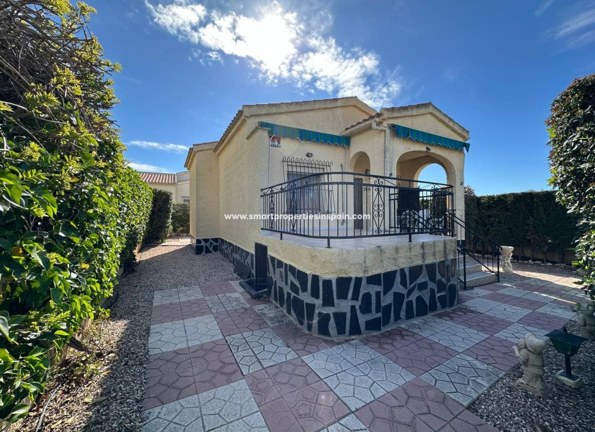 Wederverkoop - Detached Villa - La Marina - Urbanización La Marina