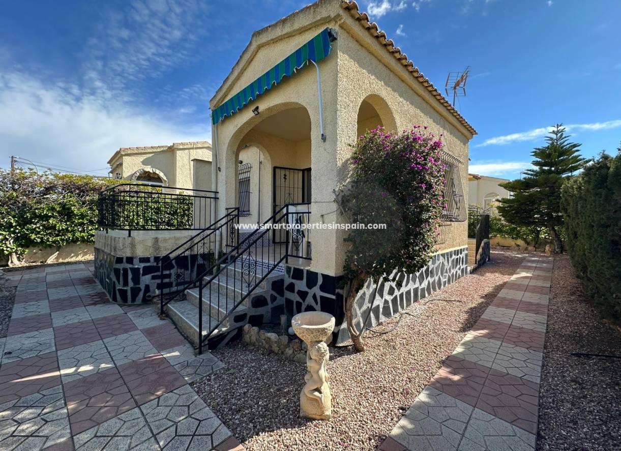 Wederverkoop - Detached Villa - La Marina - Urbanización La Marina