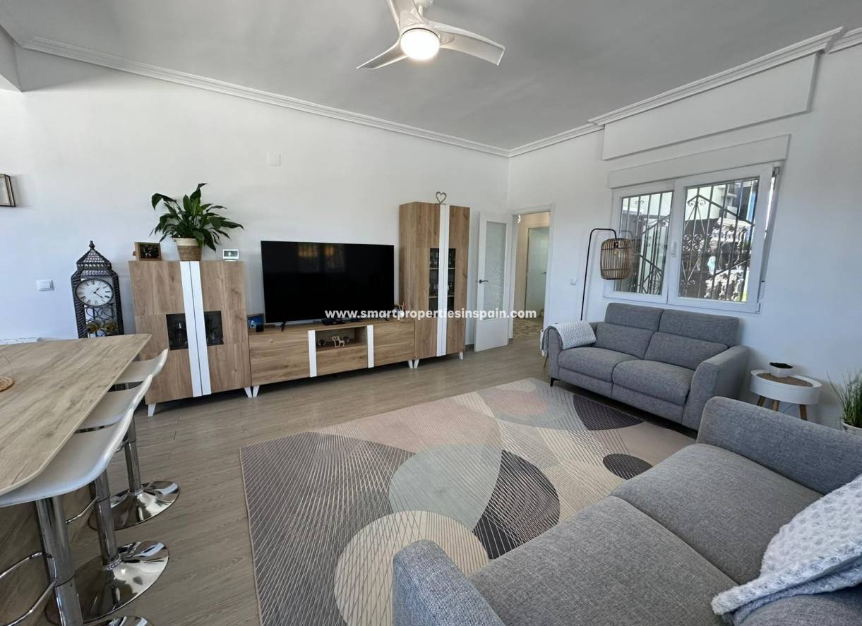 Wederverkoop - Detached Villa - La Marina - Urbanización La Marina