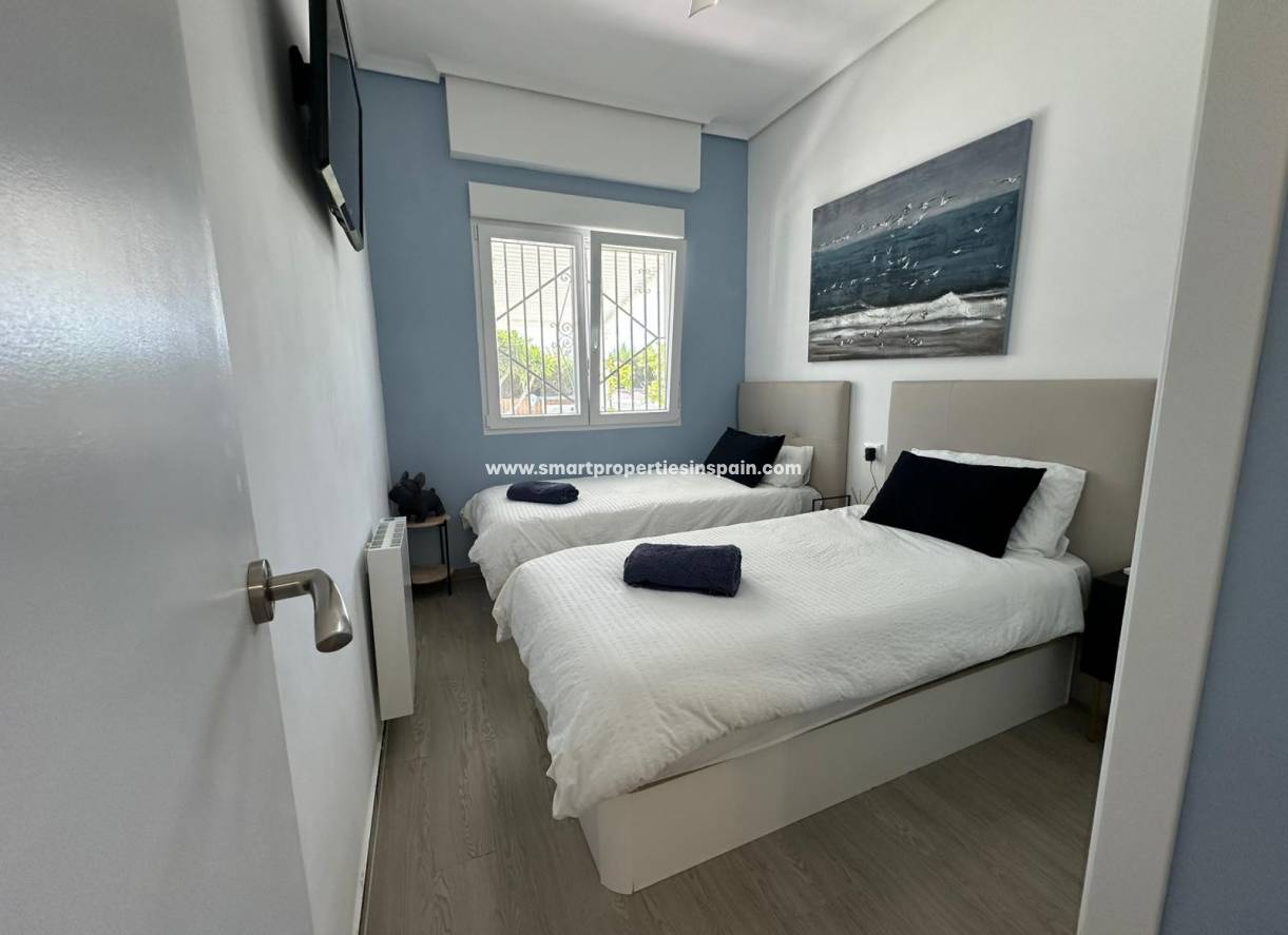 Wederverkoop - Detached Villa - La Marina - Urbanización La Marina