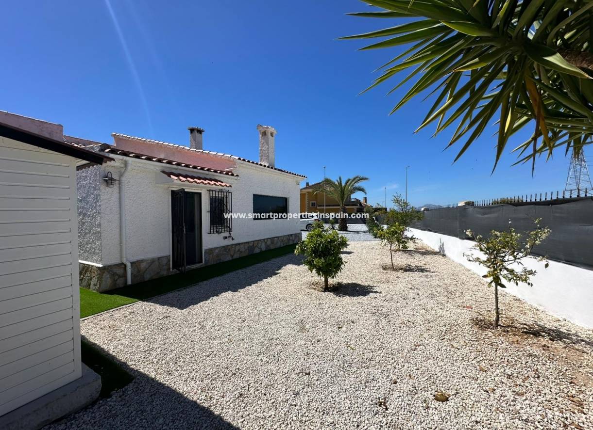 Wederverkoop - Detached Villa - La Marina - Urbanización La Marina