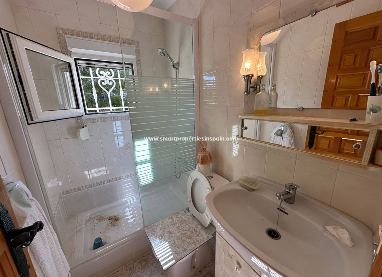 Wederverkoop - Detached Villa - La Marina - Urbanización La Marina