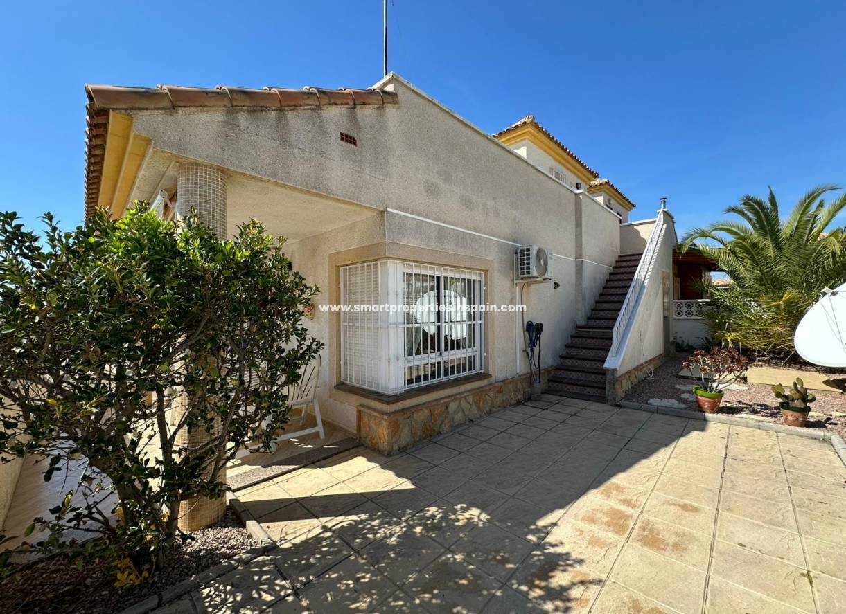 Wederverkoop - Detached Villa - La Marina - Urbanización La Marina