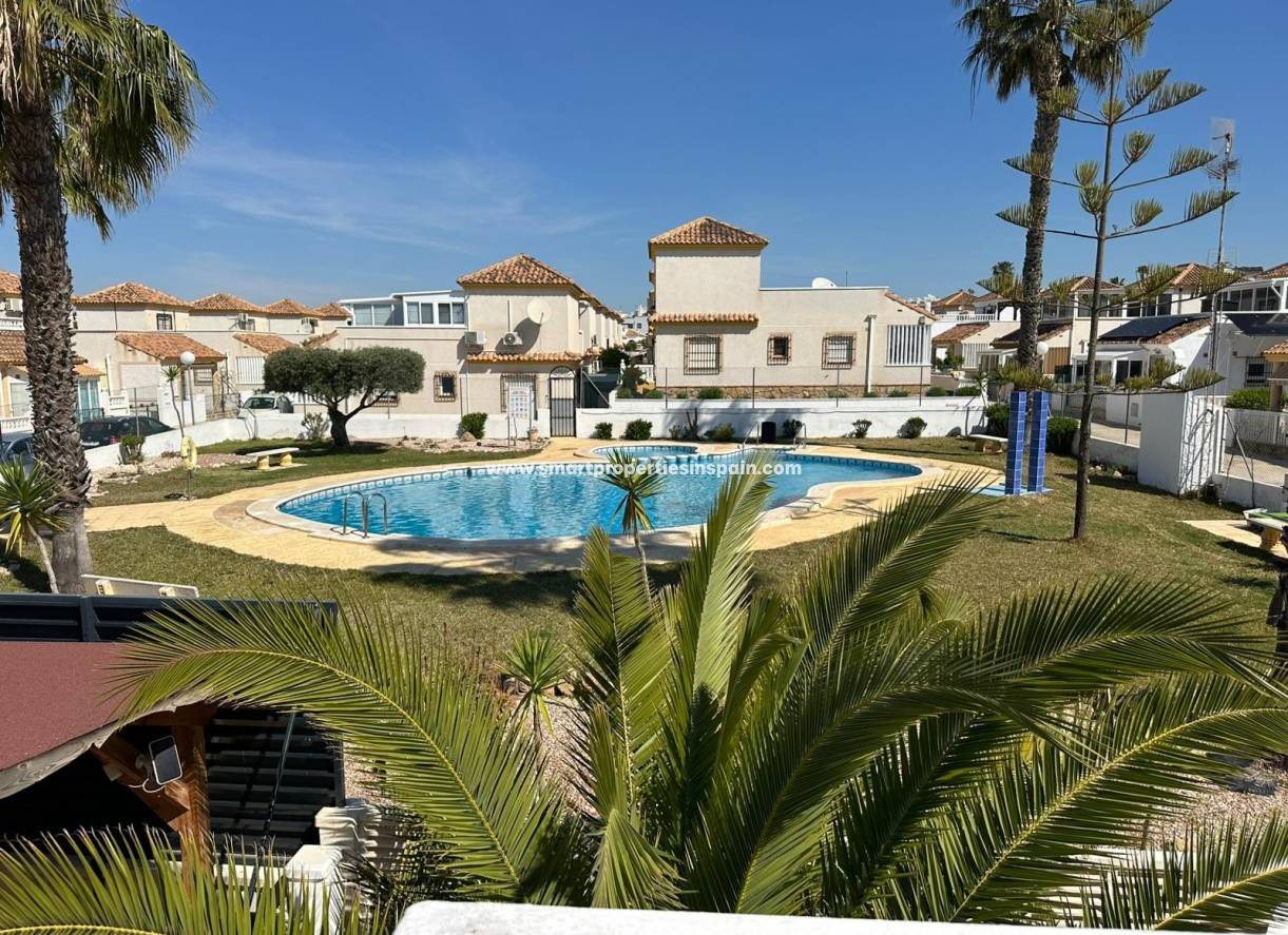 Wederverkoop - Detached Villa - La Marina - Urbanización La Marina