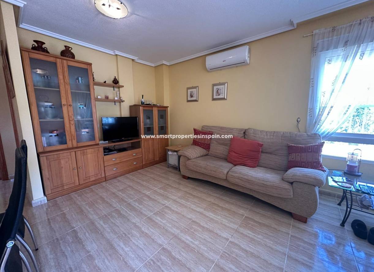 Wederverkoop - Detached Villa - La Marina - Urbanización La Marina