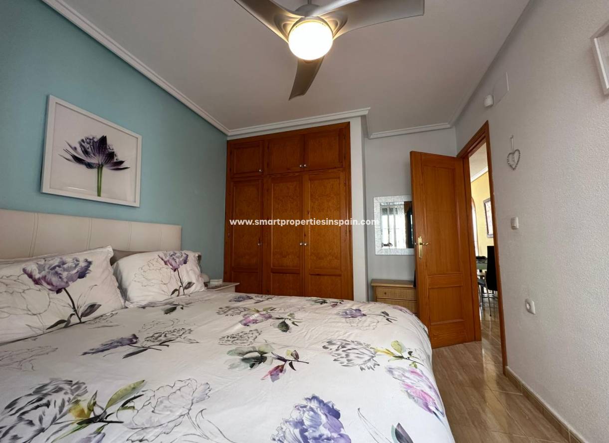 Wederverkoop - Detached Villa - La Marina - Urbanización La Marina