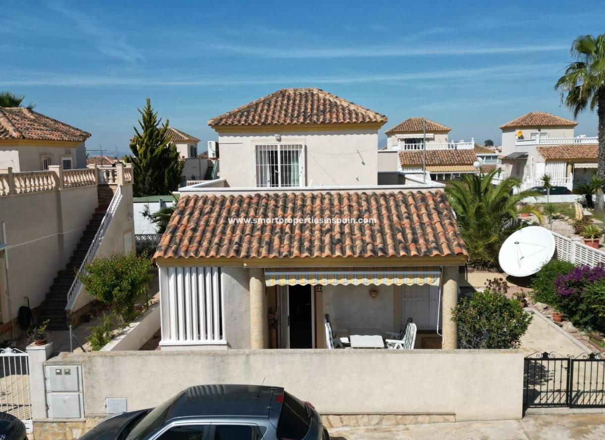 Wederverkoop - Detached Villa - La Marina - Urbanización La Marina