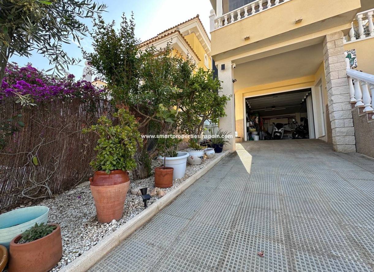 Wederverkoop - Detached Villa - La Marina - Urbanización La Marina