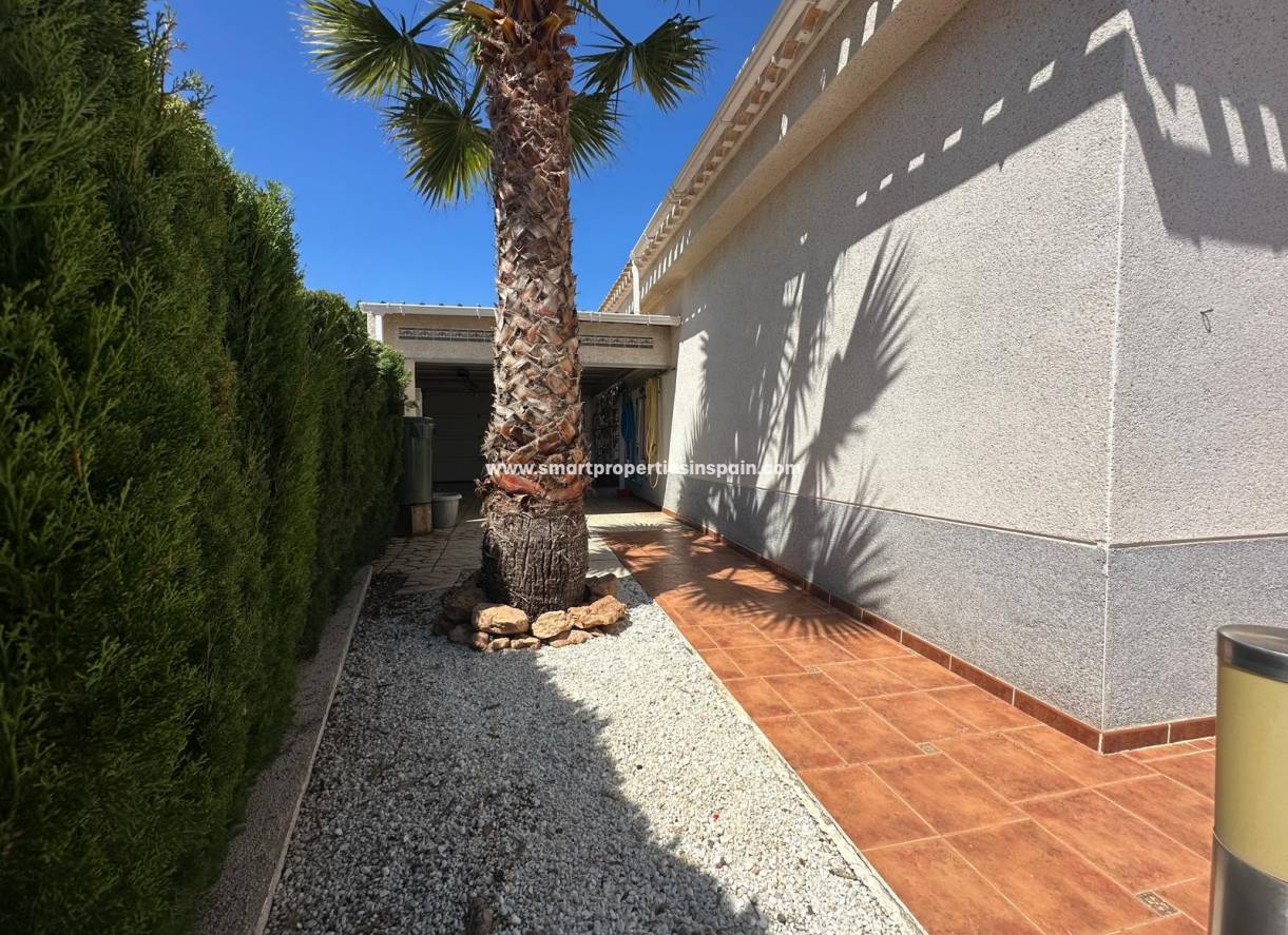 Wederverkoop - Detached Villa - La Marina - Urbanización La Marina