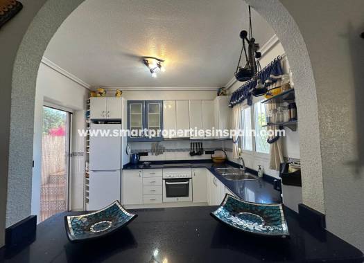 Wederverkoop - Detached Villa - La Marina - Urbanización La Marina