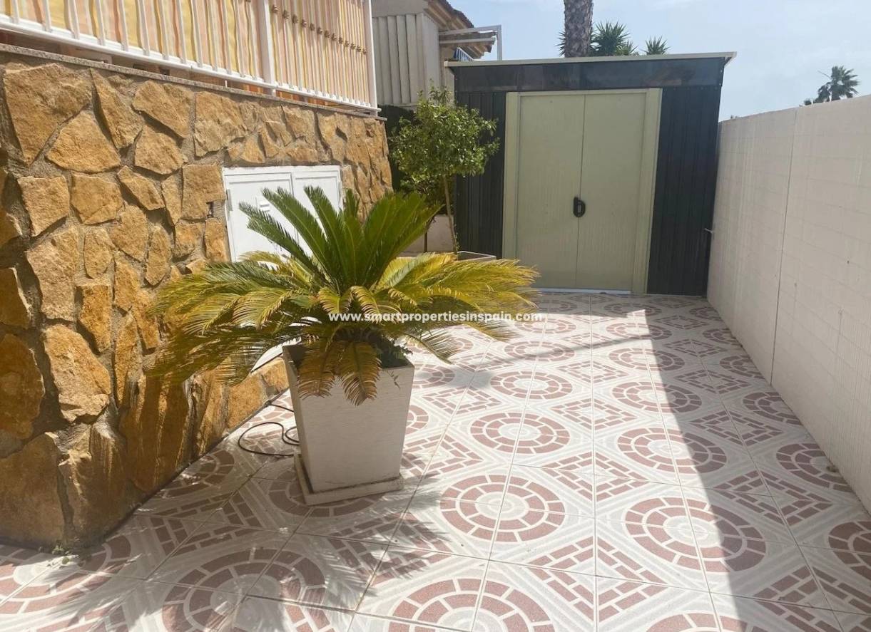 Wederverkoop - Detached Villa - La Marina - Urbanización La Marina