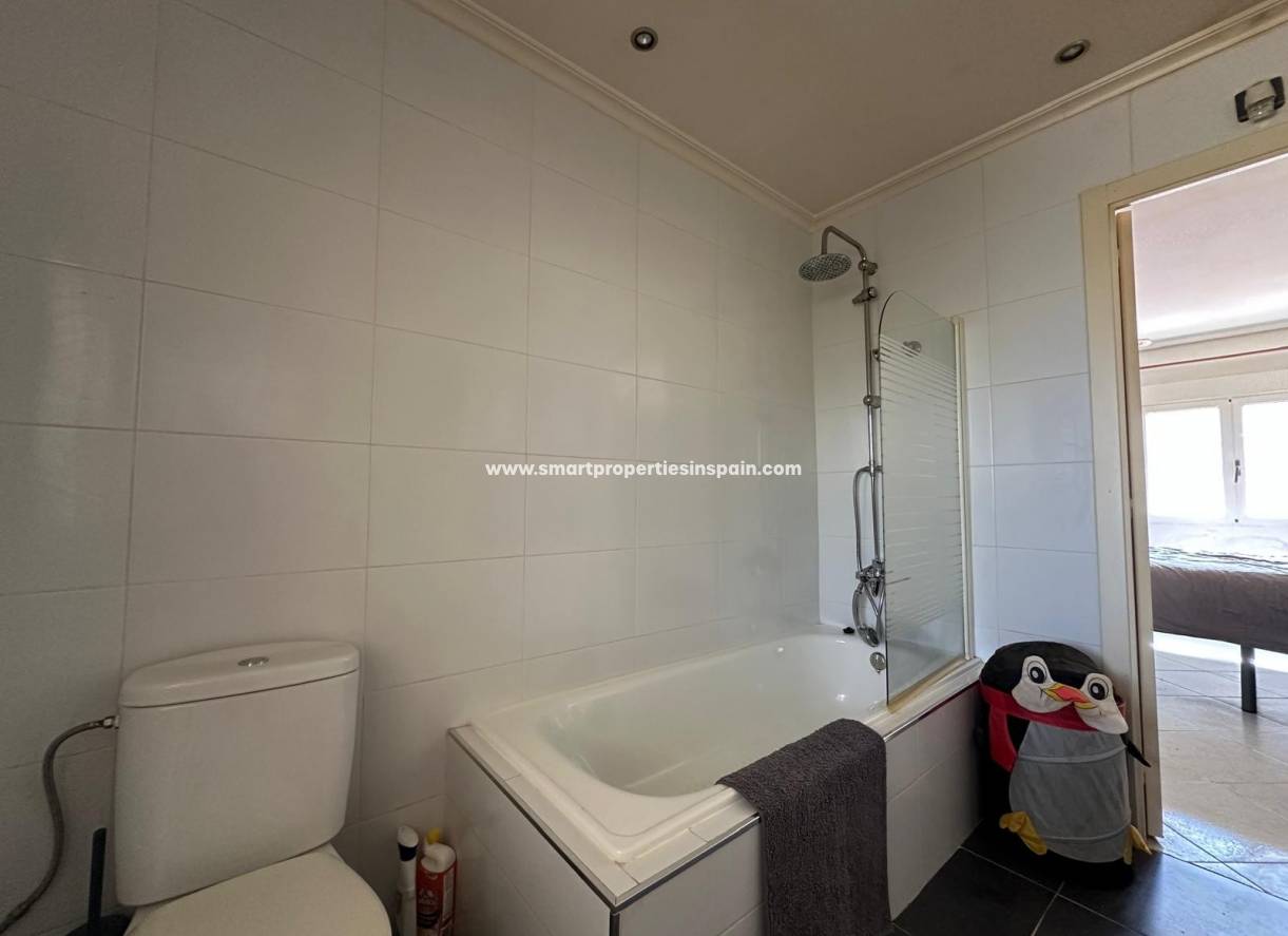 Wederverkoop - Detached Villa - La Marina - Urbanización La Marina