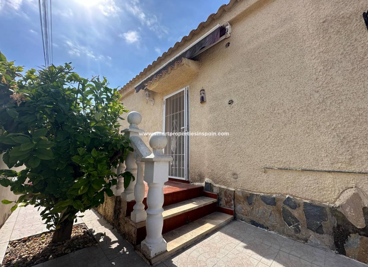 Wederverkoop - Detached Villa - La Marina - Urbanización La Marina