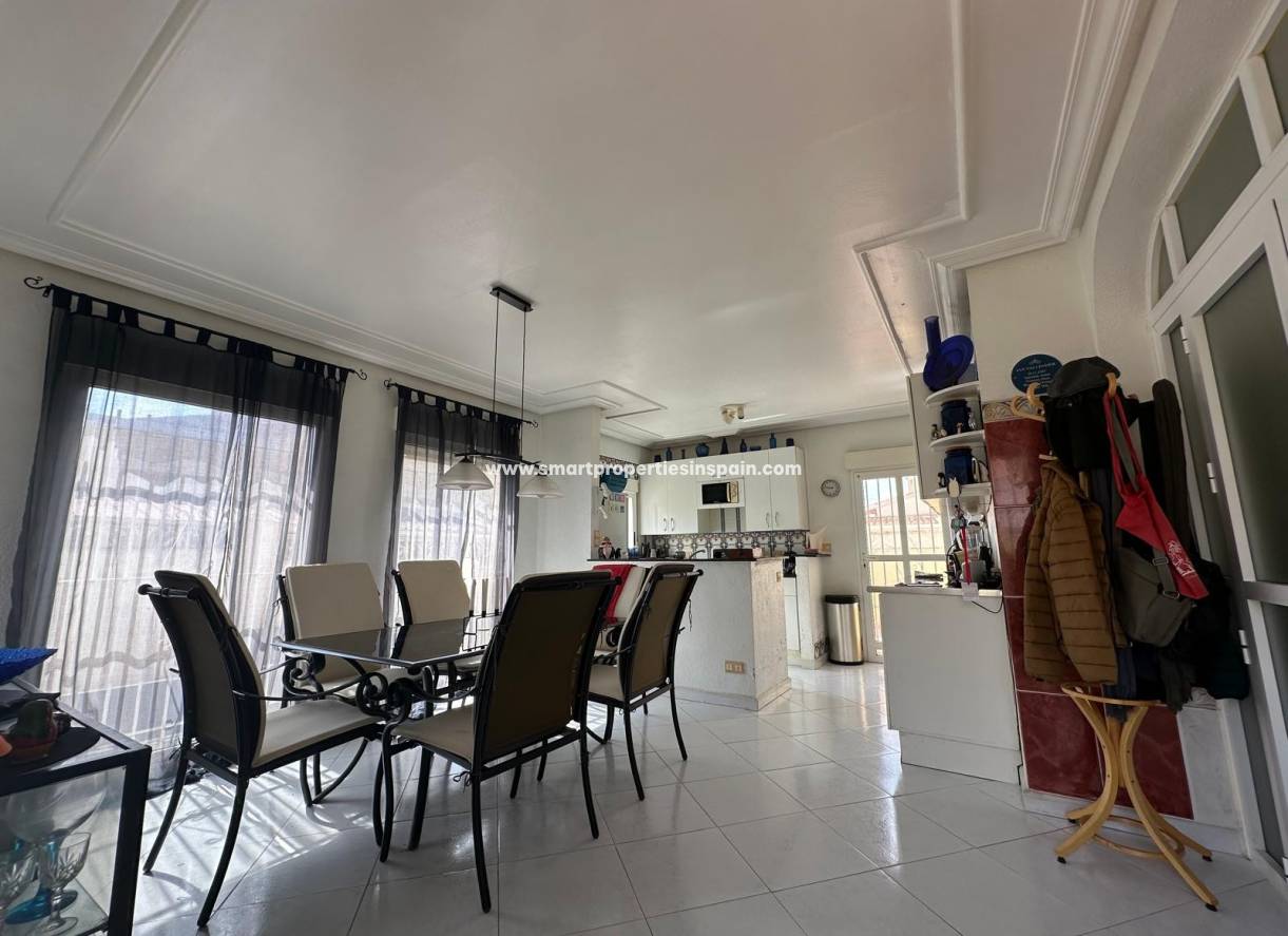 Wederverkoop - Detached Villa - La Marina - Urbanización La Marina
