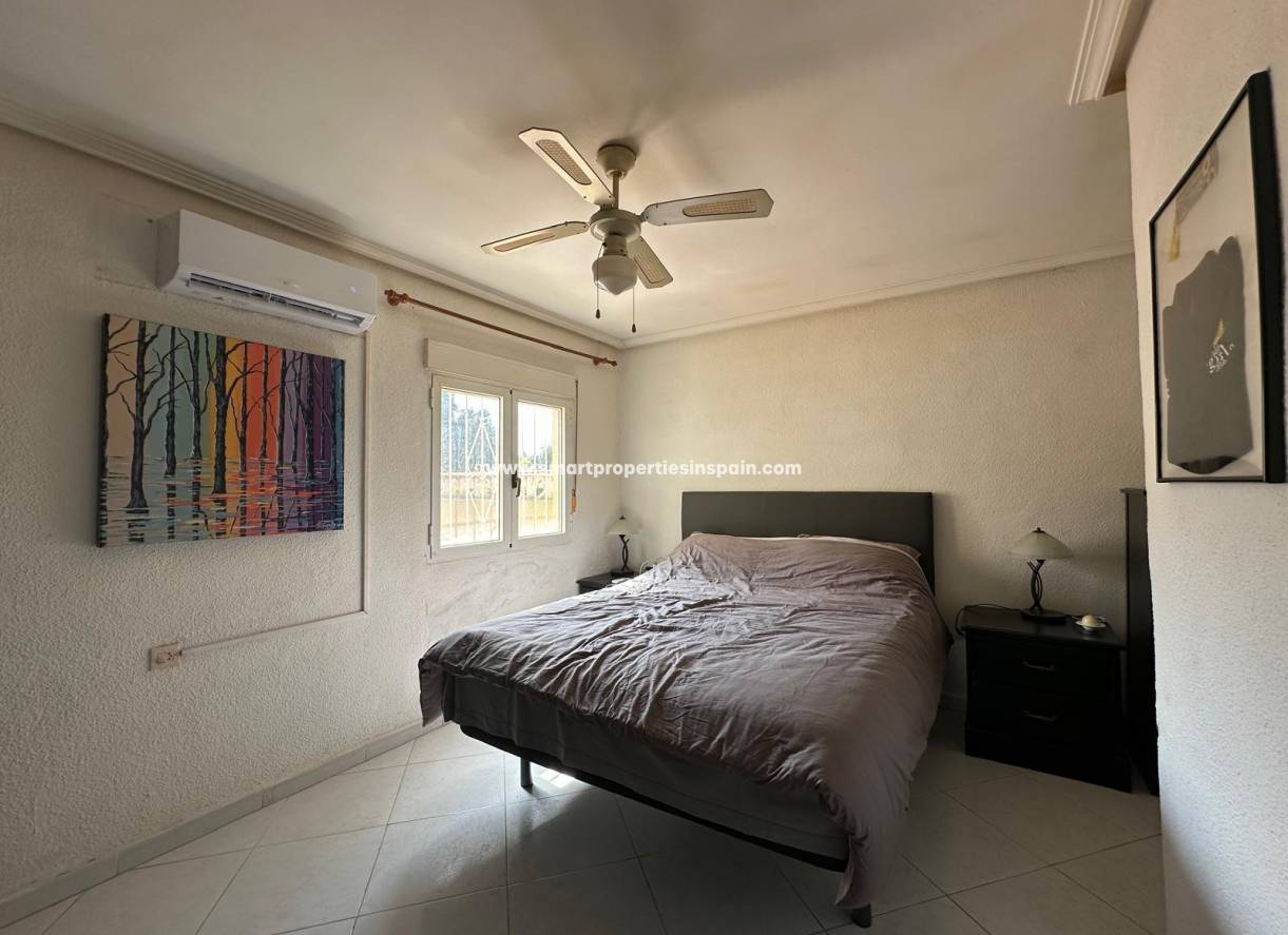Wederverkoop - Detached Villa - La Marina - Urbanización La Marina
