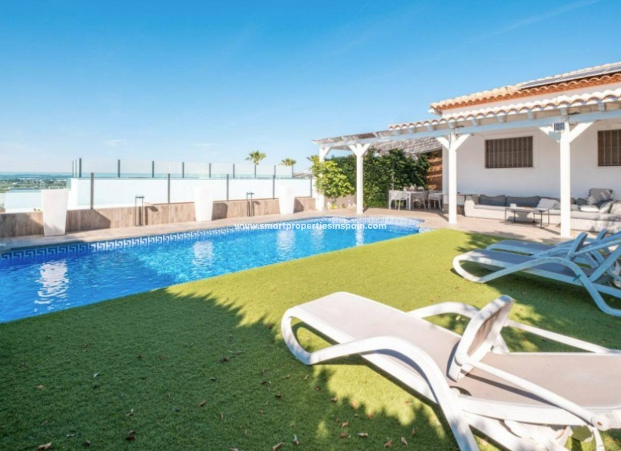 Wederverkoop - Detached Villa - La Marina - Urbanización La Marina