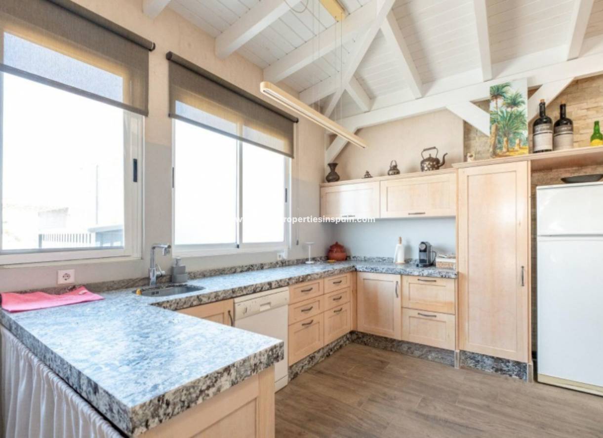 Wederverkoop - Detached Villa - La Marina - Urbanización La Marina