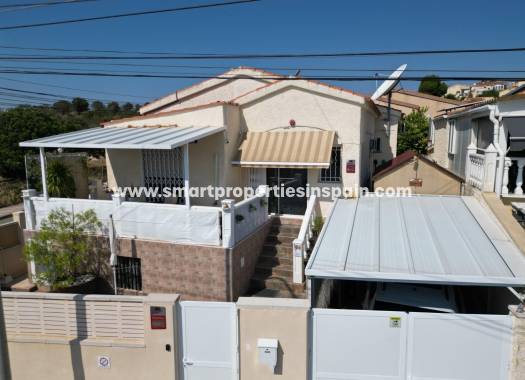 Wederverkoop - Detached Villa - La Marina - Urbanización La Marina
