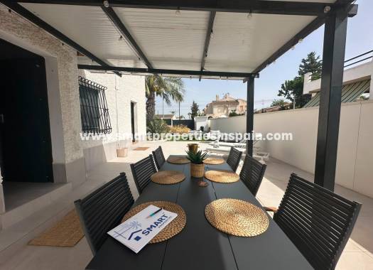 Wederverkoop - Detached Villa - La Marina - Urbanización La Marina