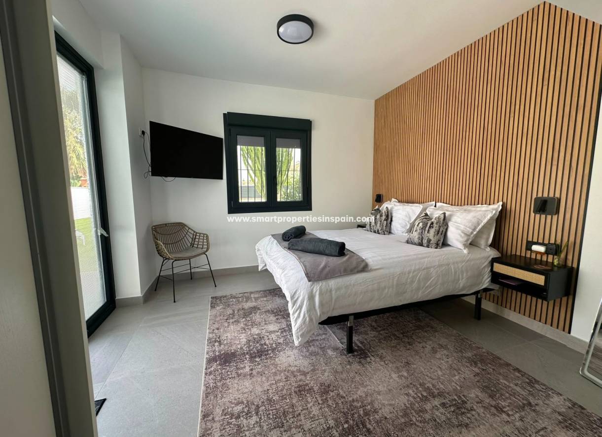 Wederverkoop - Detached Villa - La Marina - Urbanización La Marina