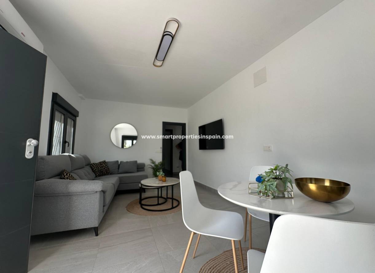 Wederverkoop - Detached Villa - La Marina - Urbanización La Marina