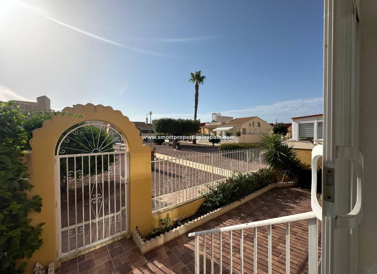 Wederverkoop - Detached Villa - La Marina - Urbanización La Marina
