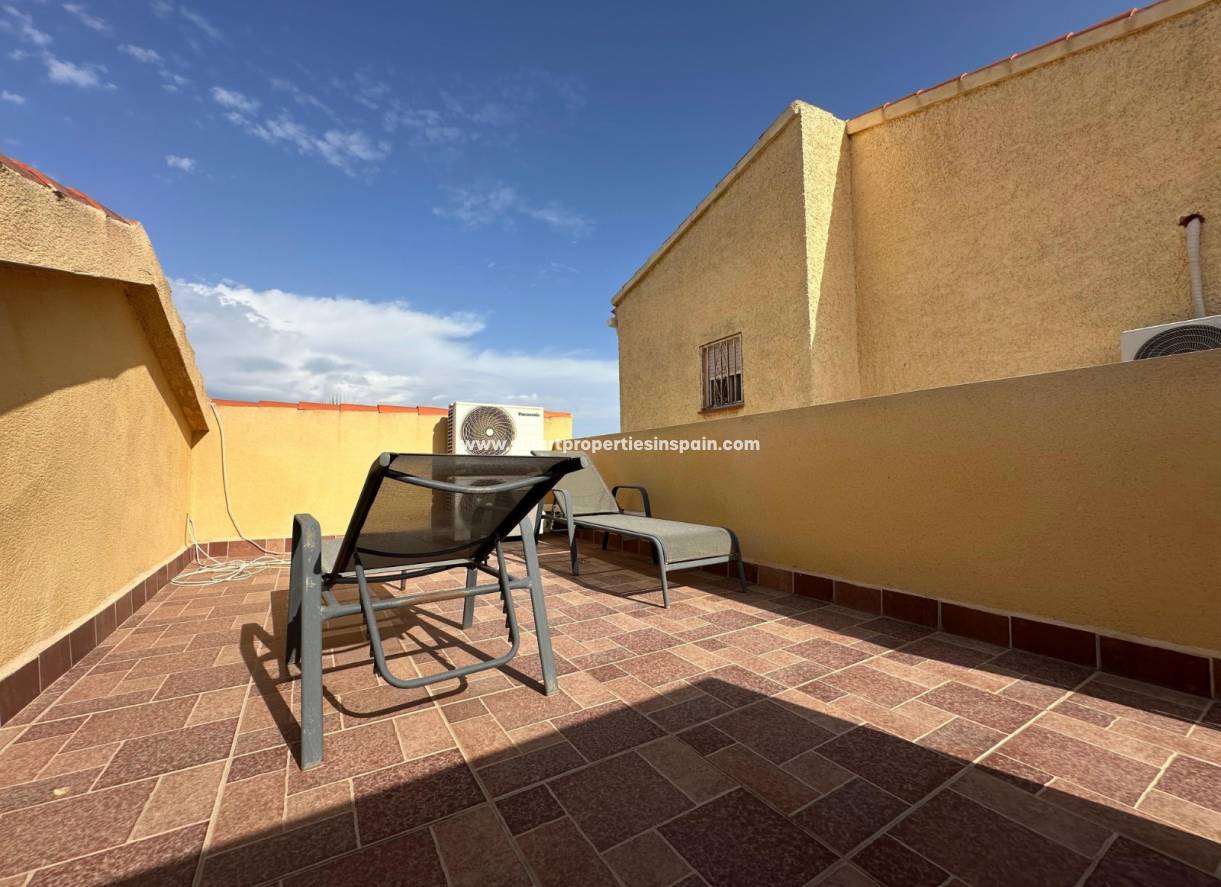 Wederverkoop - Detached Villa - La Marina - Urbanización La Marina