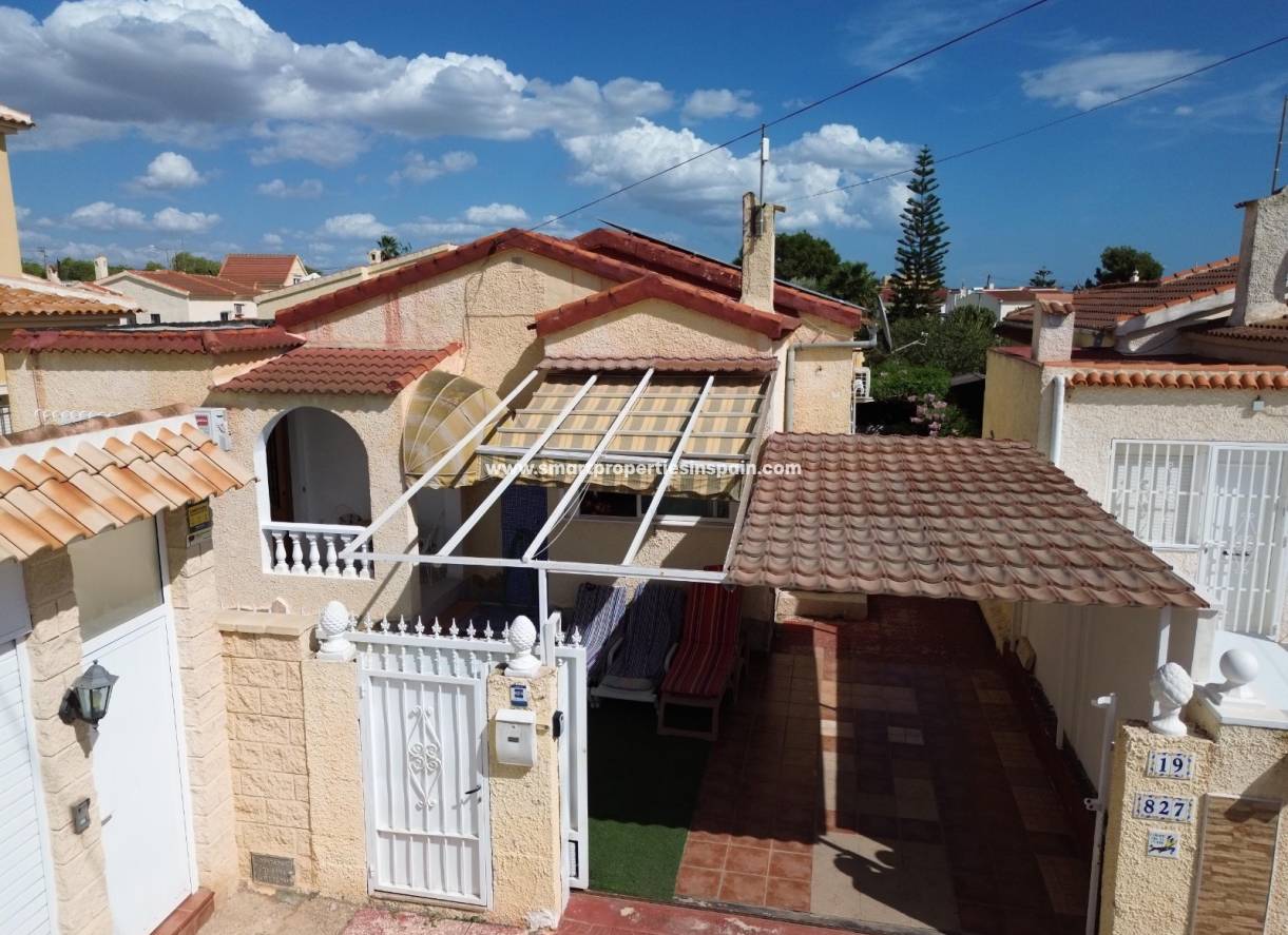 Wederverkoop - Detached Villa - La Marina - Urbanización La Marina