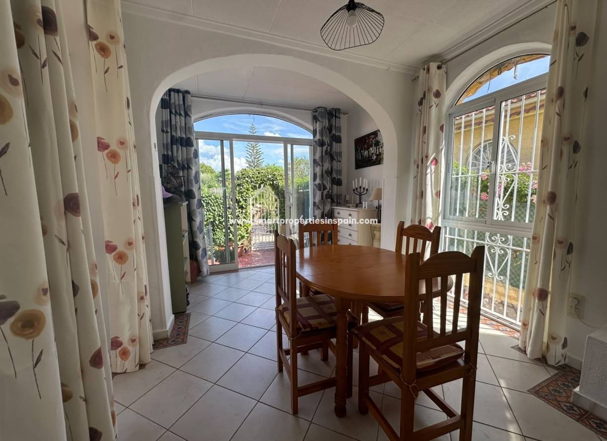 Wederverkoop - Detached Villa - La Marina - Urbanización La Marina
