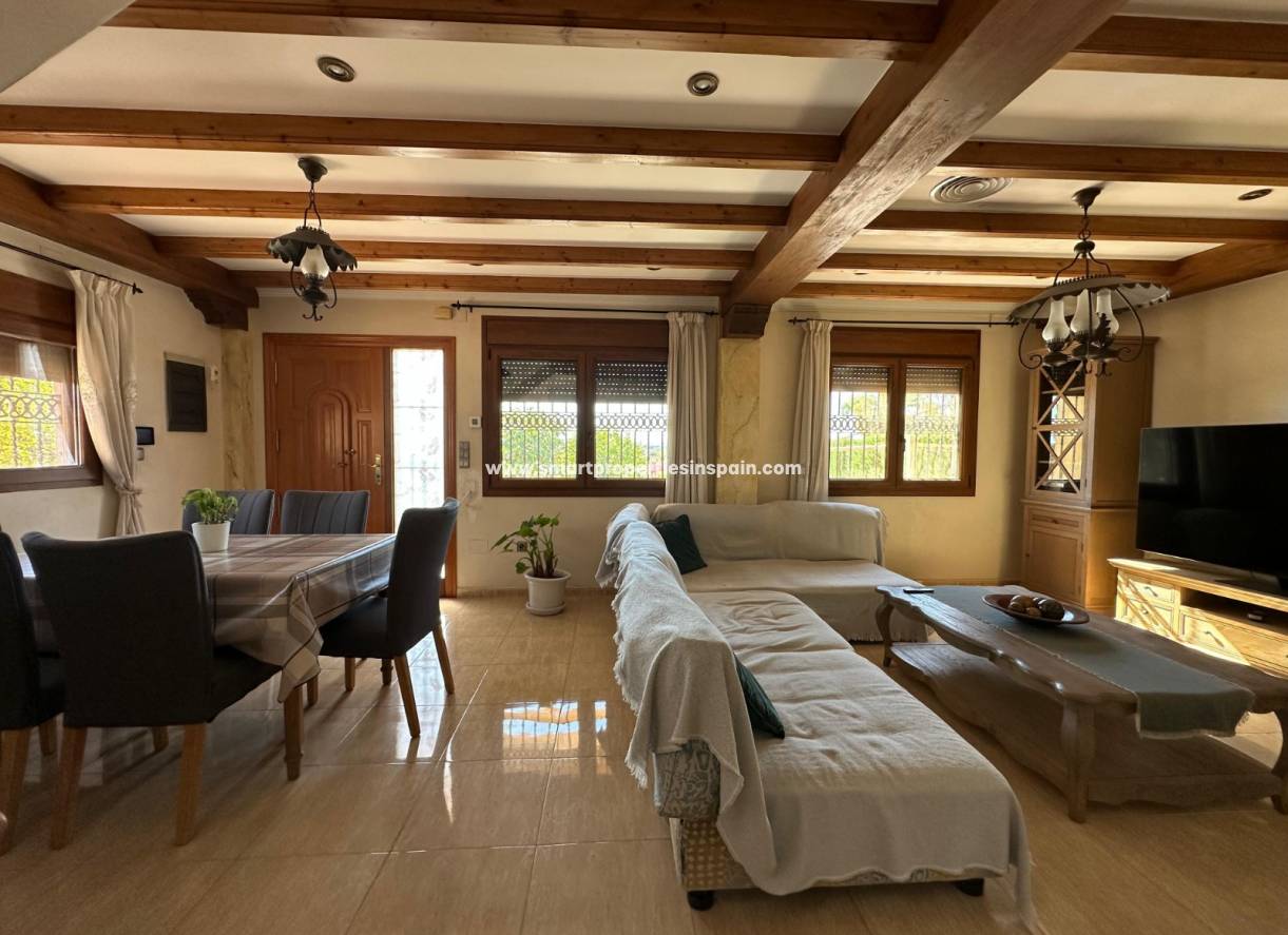 Wederverkoop - Detached Villa - La Marina - Urbanización La Marina