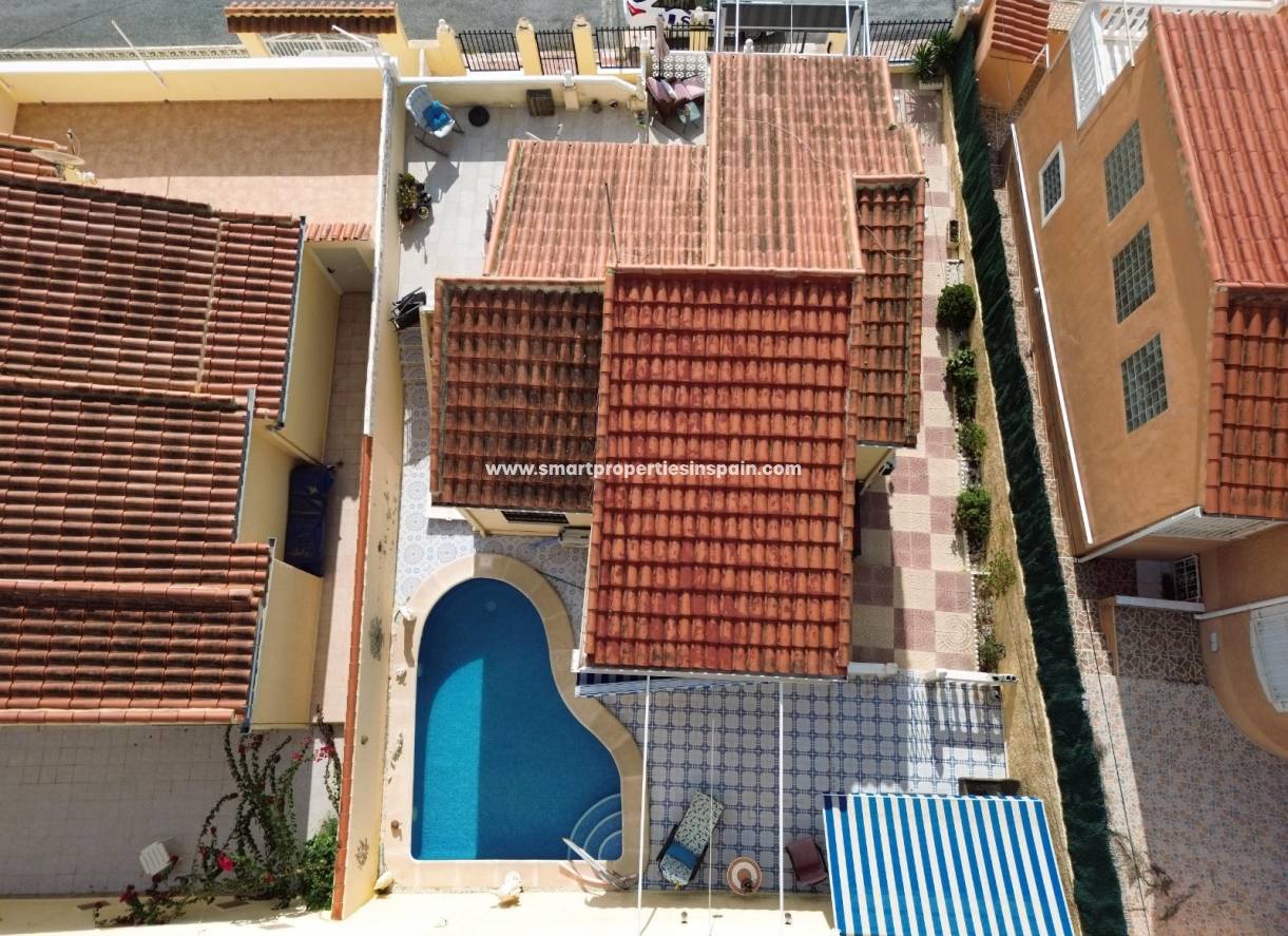 Wederverkoop - Detached Villa - La Marina - Urbanización La Marina