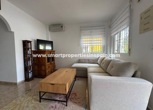 Wederverkoop - Detached Villa - La Marina - Urbanización La Marina