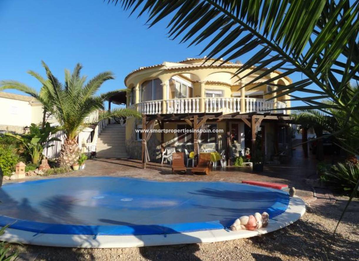 Wederverkoop - Detached Villa - La Marina - Urbanización La Marina