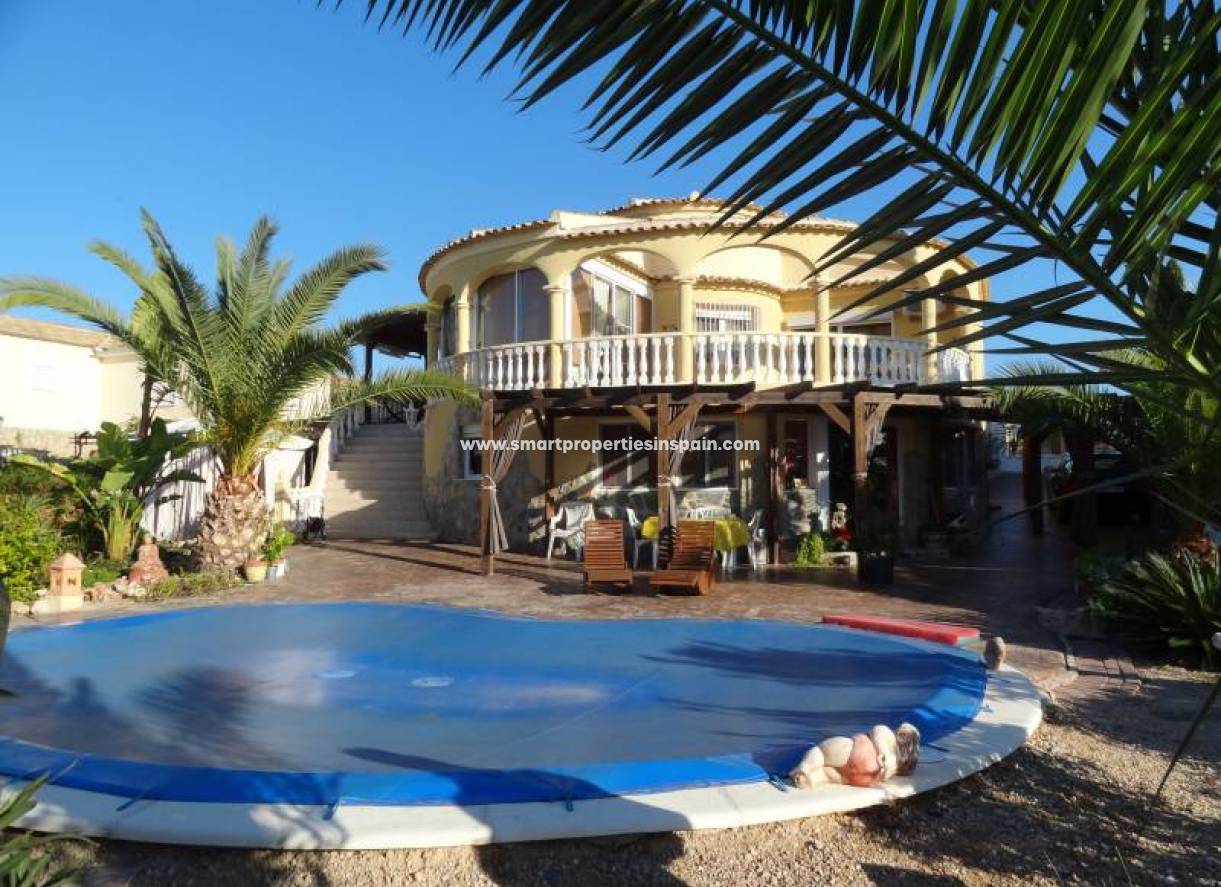 Wederverkoop - Detached Villa - La Marina - Urbanización La Marina