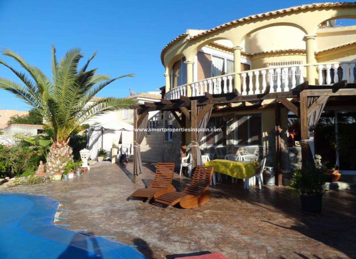 Wederverkoop - Detached Villa - La Marina - Urbanización La Marina