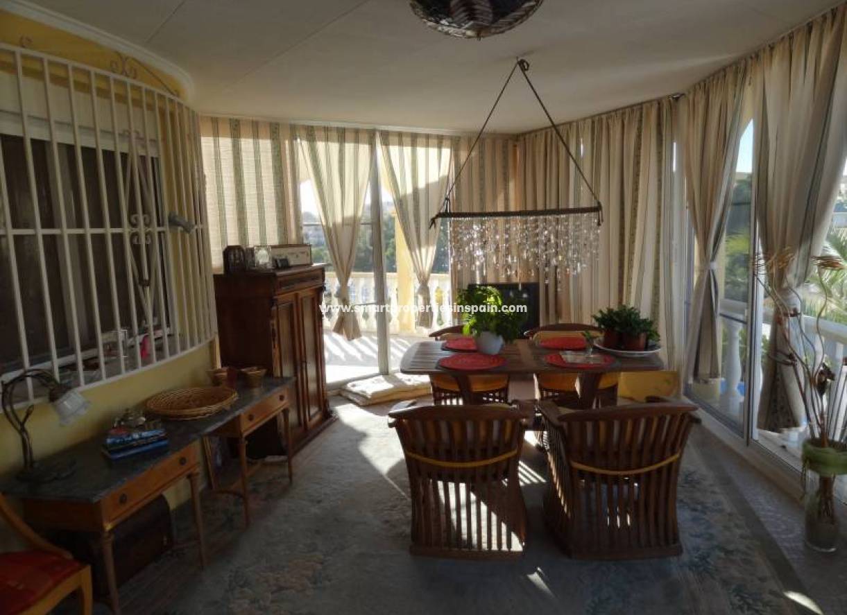 Wederverkoop - Detached Villa - La Marina - Urbanización La Marina