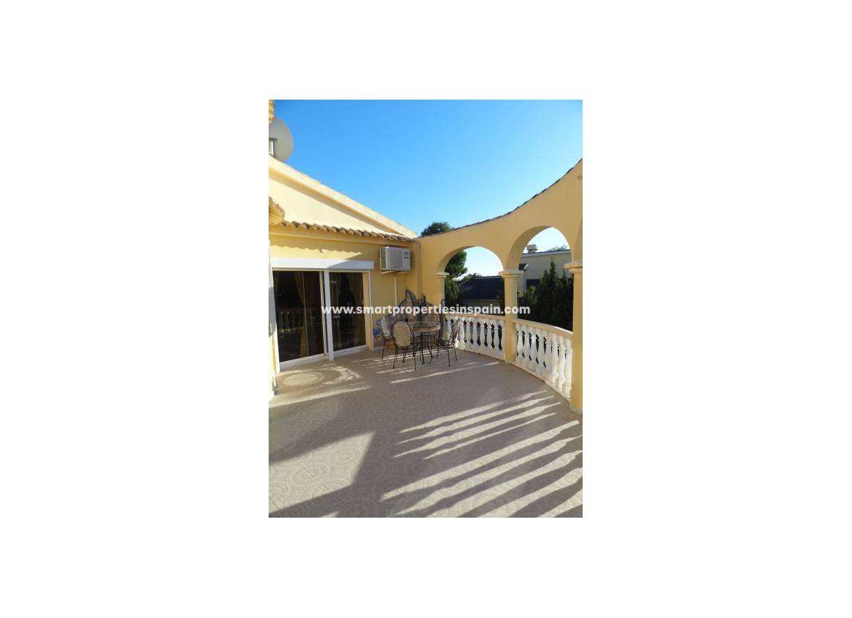 Wederverkoop - Detached Villa - La Marina - Urbanización La Marina