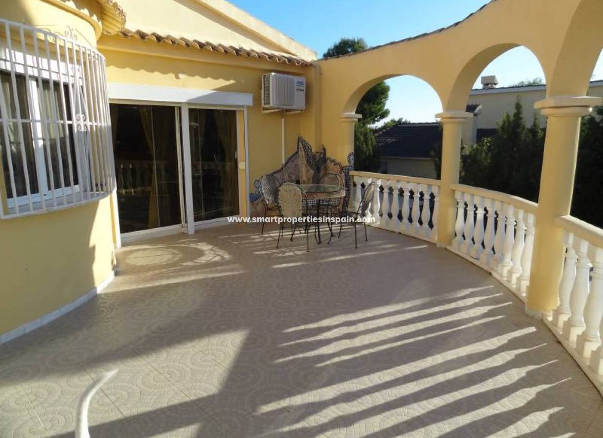 Wederverkoop - Detached Villa - La Marina - Urbanización La Marina